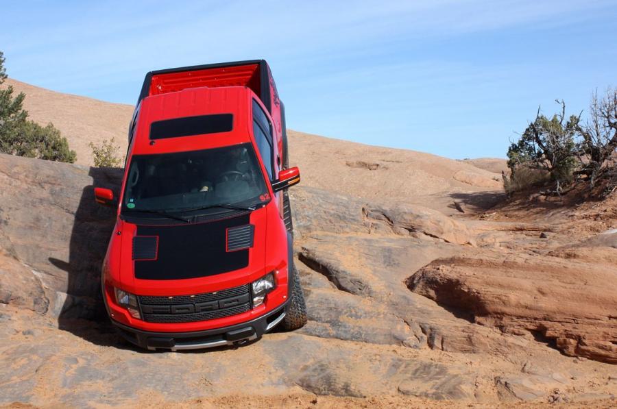  Ford F-150 SVT Raptor 2012 года  (фото 31 из 56)